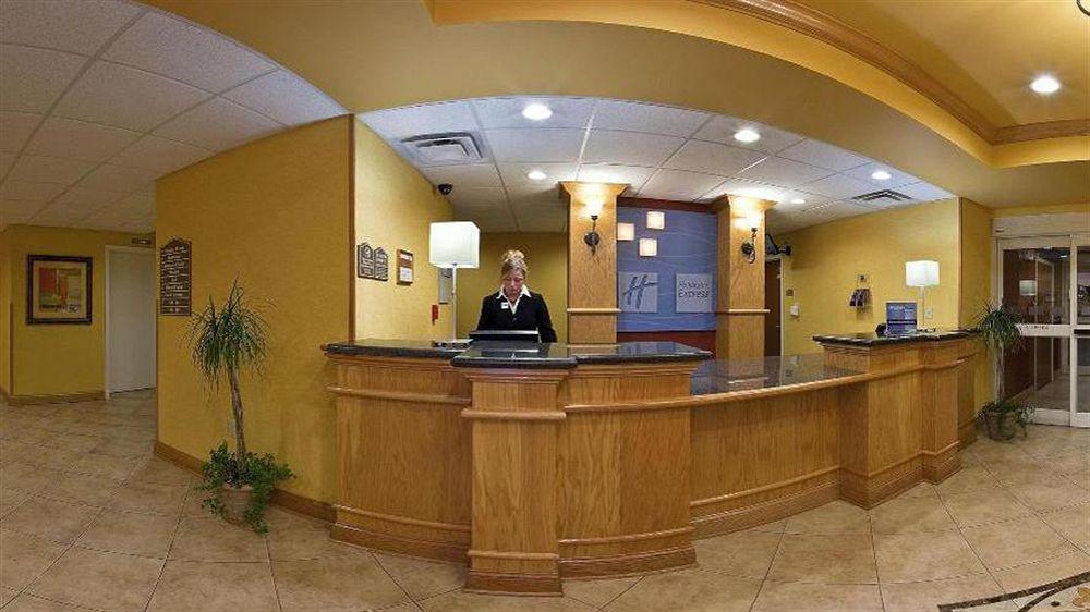 Holiday Inn Express Hotel & Suites Louisville South-Hillview, An Ihg Hotel Екстер'єр фото