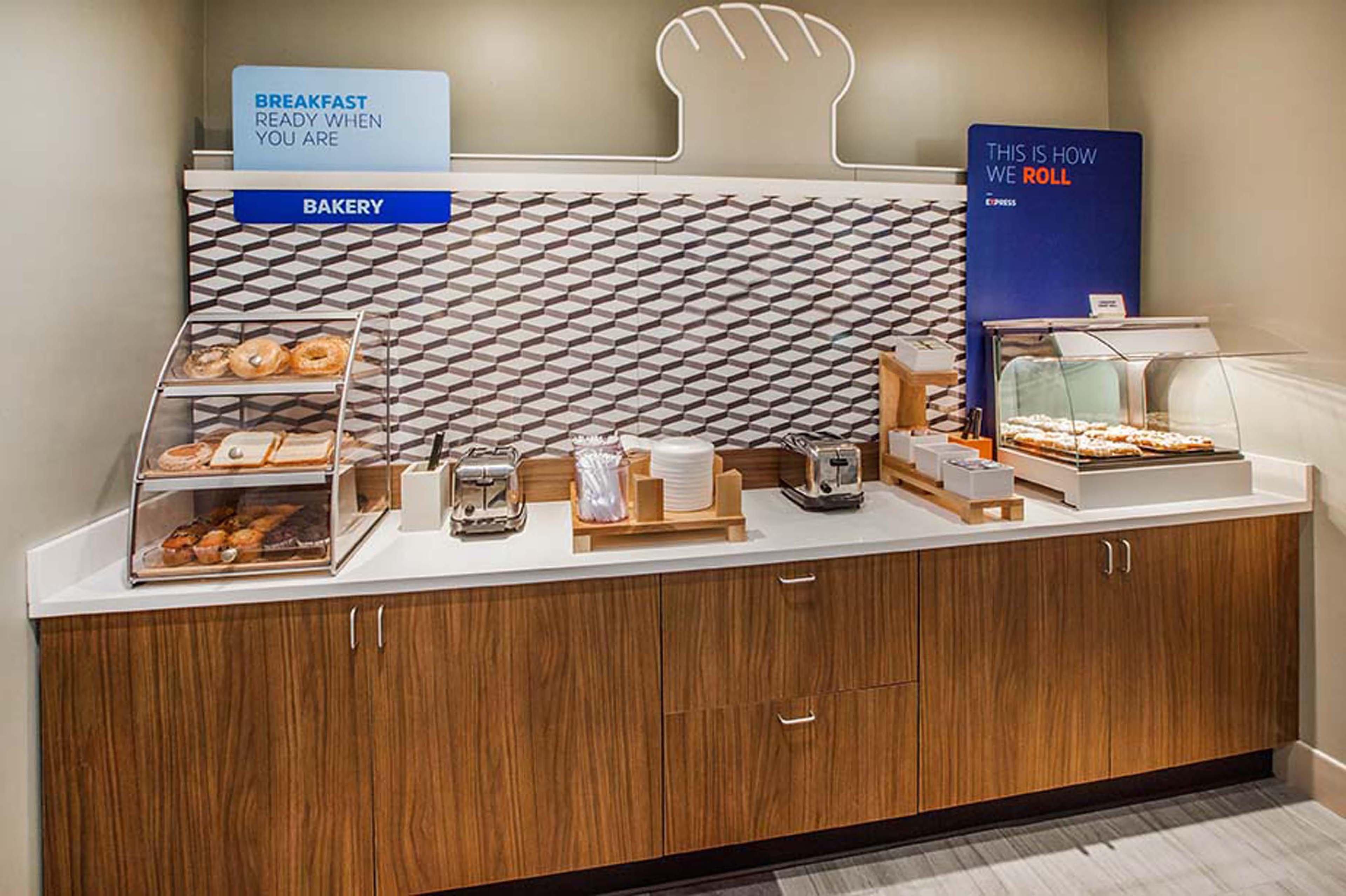 Holiday Inn Express Hotel & Suites Louisville South-Hillview, An Ihg Hotel Екстер'єр фото