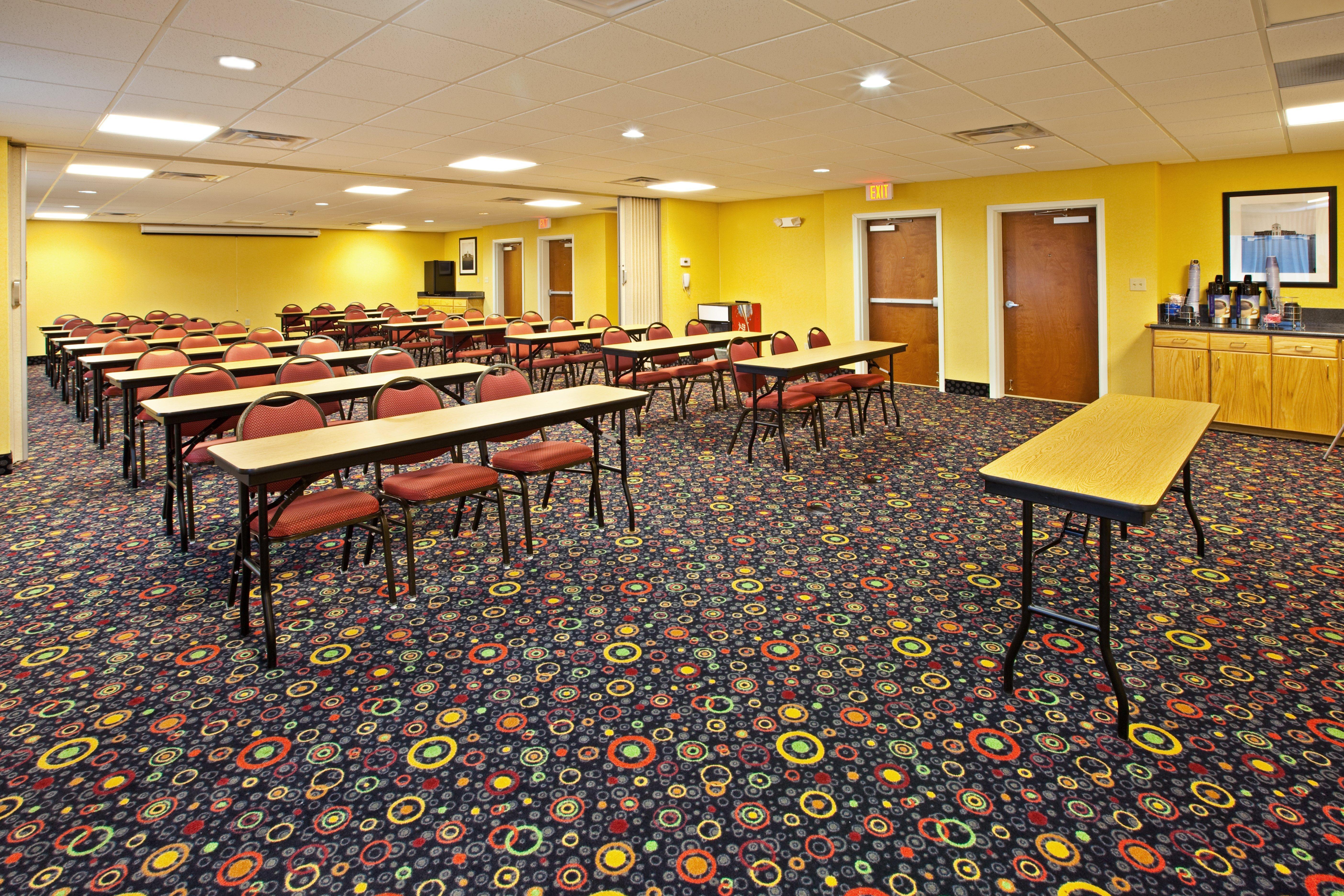 Holiday Inn Express Hotel & Suites Louisville South-Hillview, An Ihg Hotel Екстер'єр фото