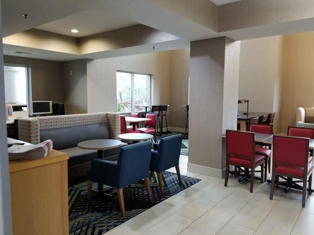 Holiday Inn Express Hotel & Suites Louisville South-Hillview, An Ihg Hotel Екстер'єр фото
